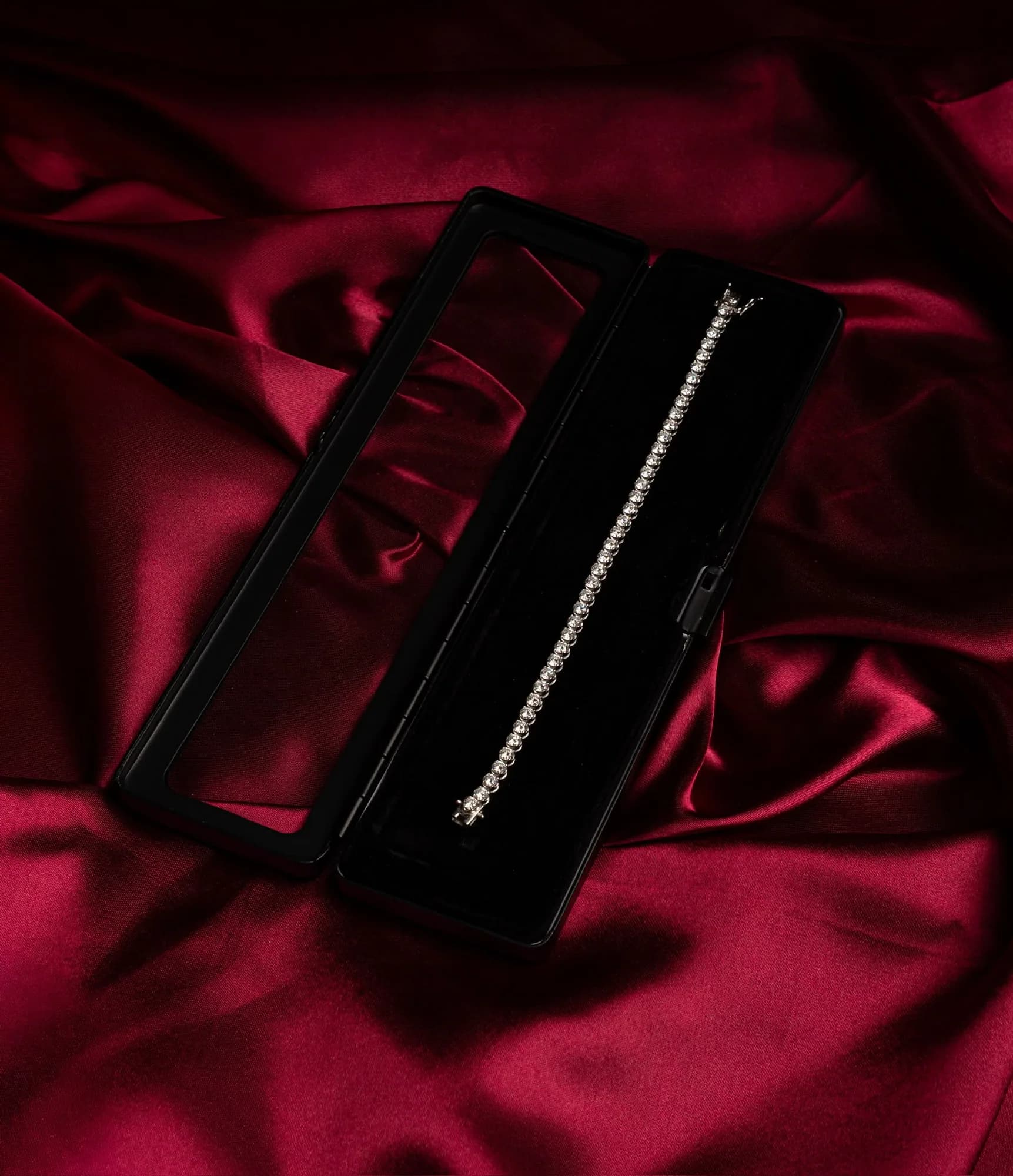 The Luméa Lumière Tennis Bracelet